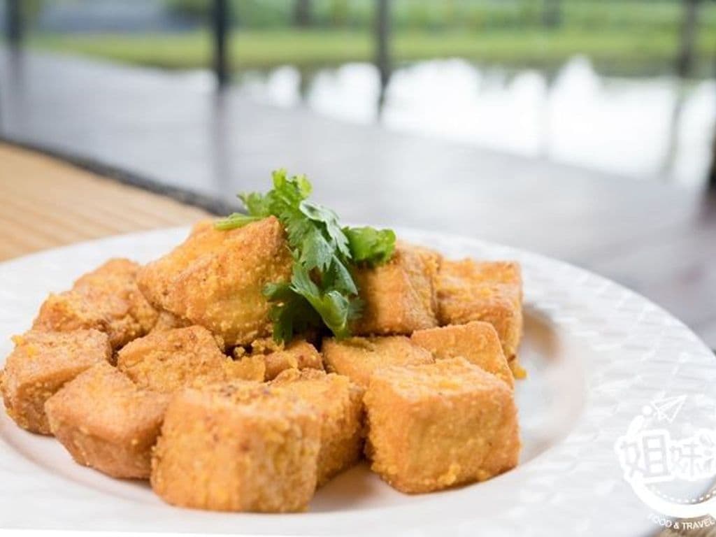Deep Fried Tofu& Salted Egg Yolk金沙豆腐