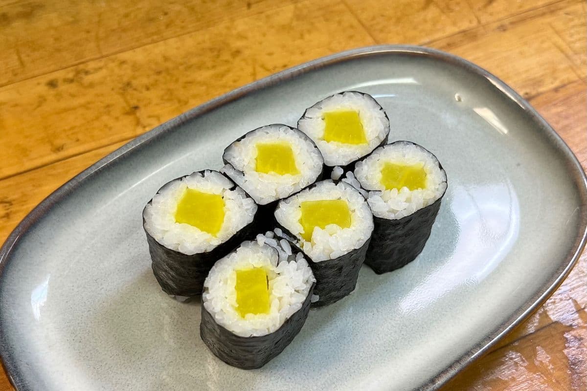 Oshinko (Pickled Radish) Maki (6 pcs)