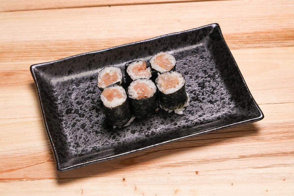 120. Tuna Maki (6 pcs)