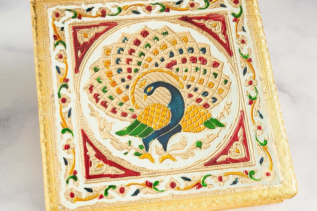 Peacock Square Small - Dry Fruit