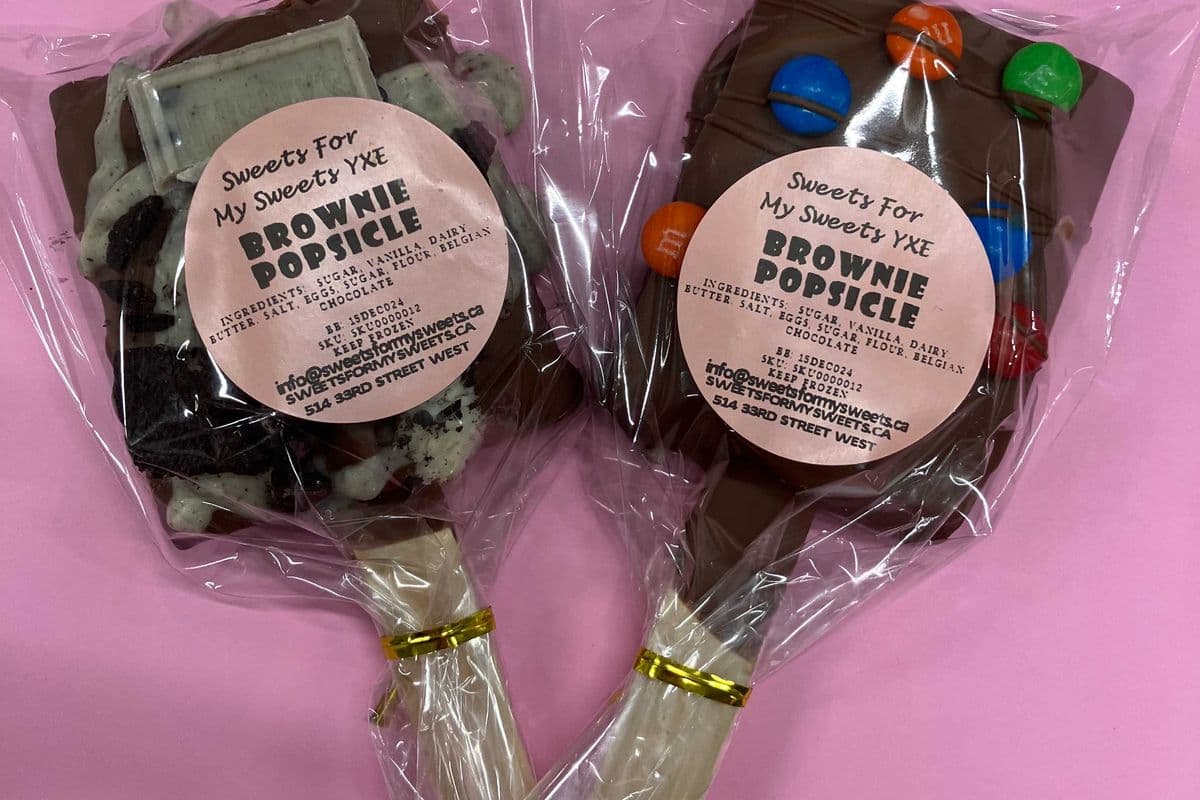 Sweets For My Sweets: Brownie popsicle: M&M
