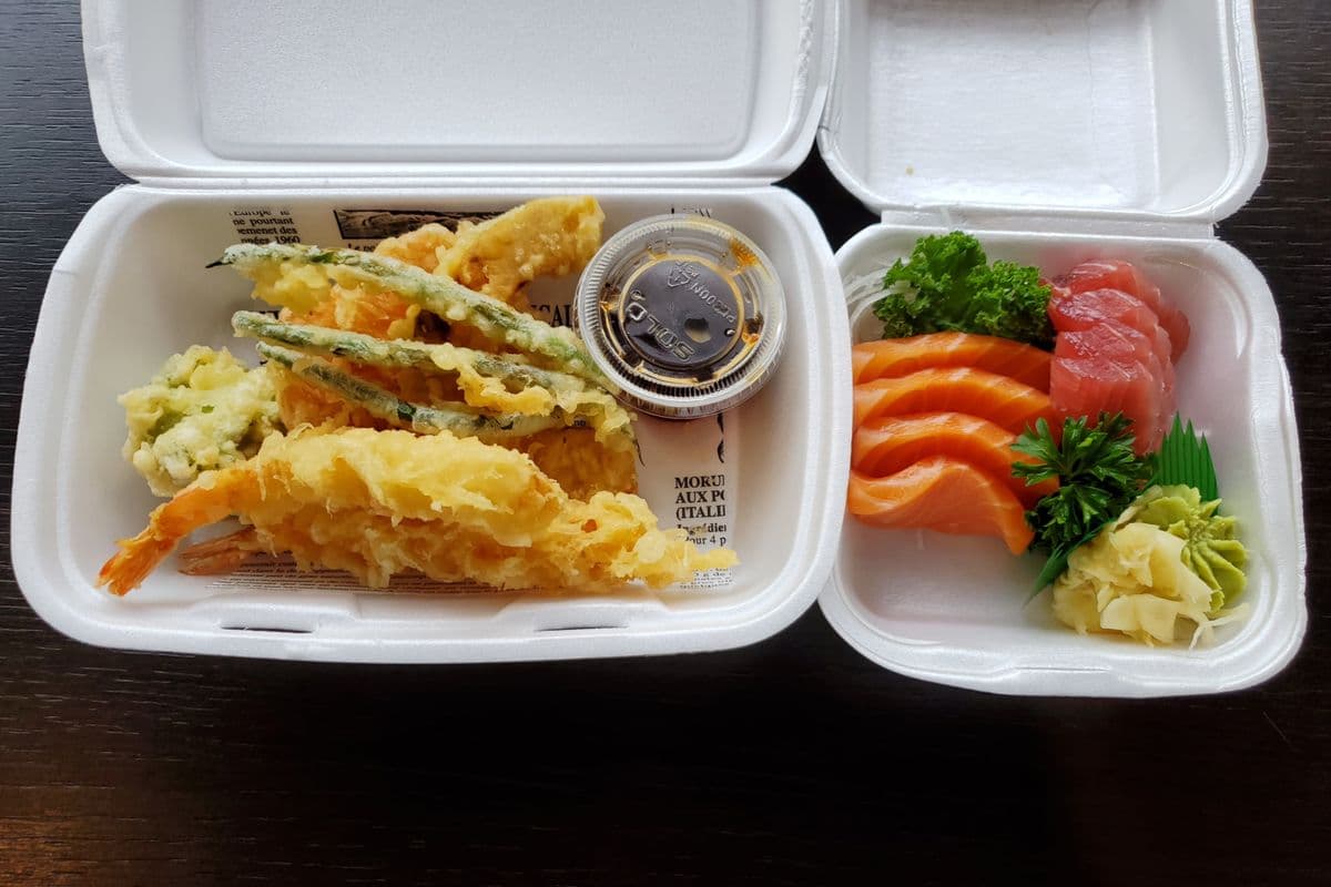 200. Salmon (4pcs) and tuna (4pcs) sashimi & tempura