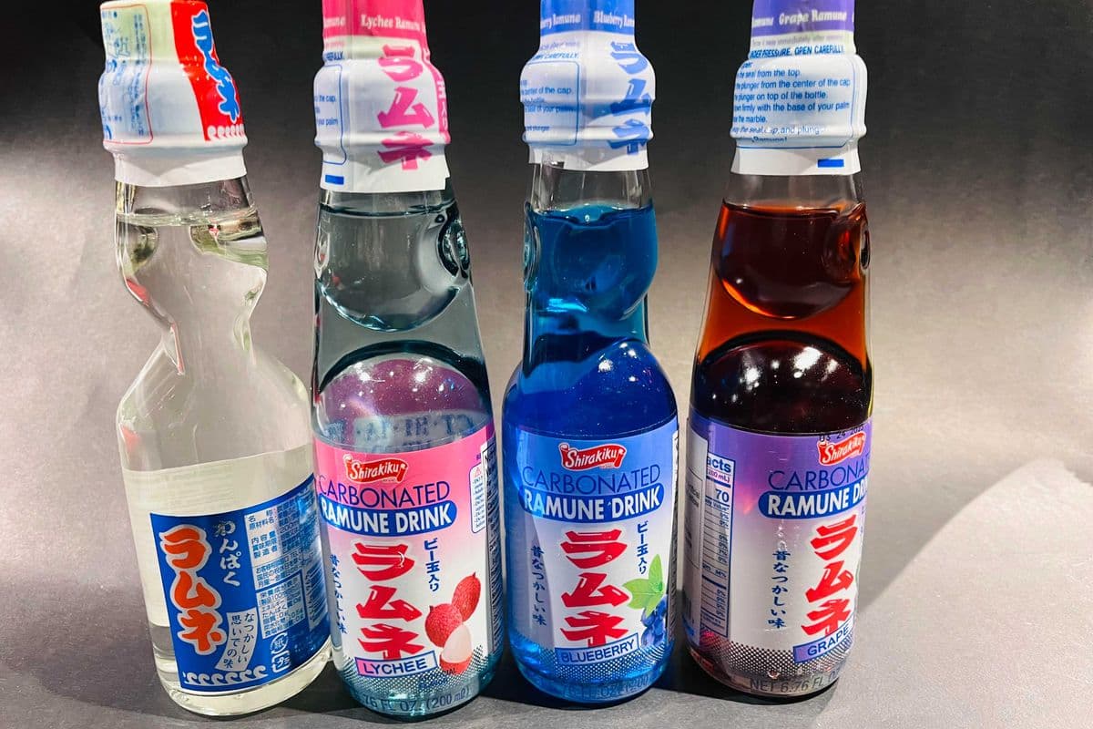 Shirakiku Carbonated Ramune Drink- Grape Flavor 200ml (200ML)