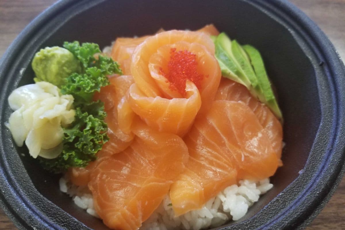 S10 Salmon Donburi