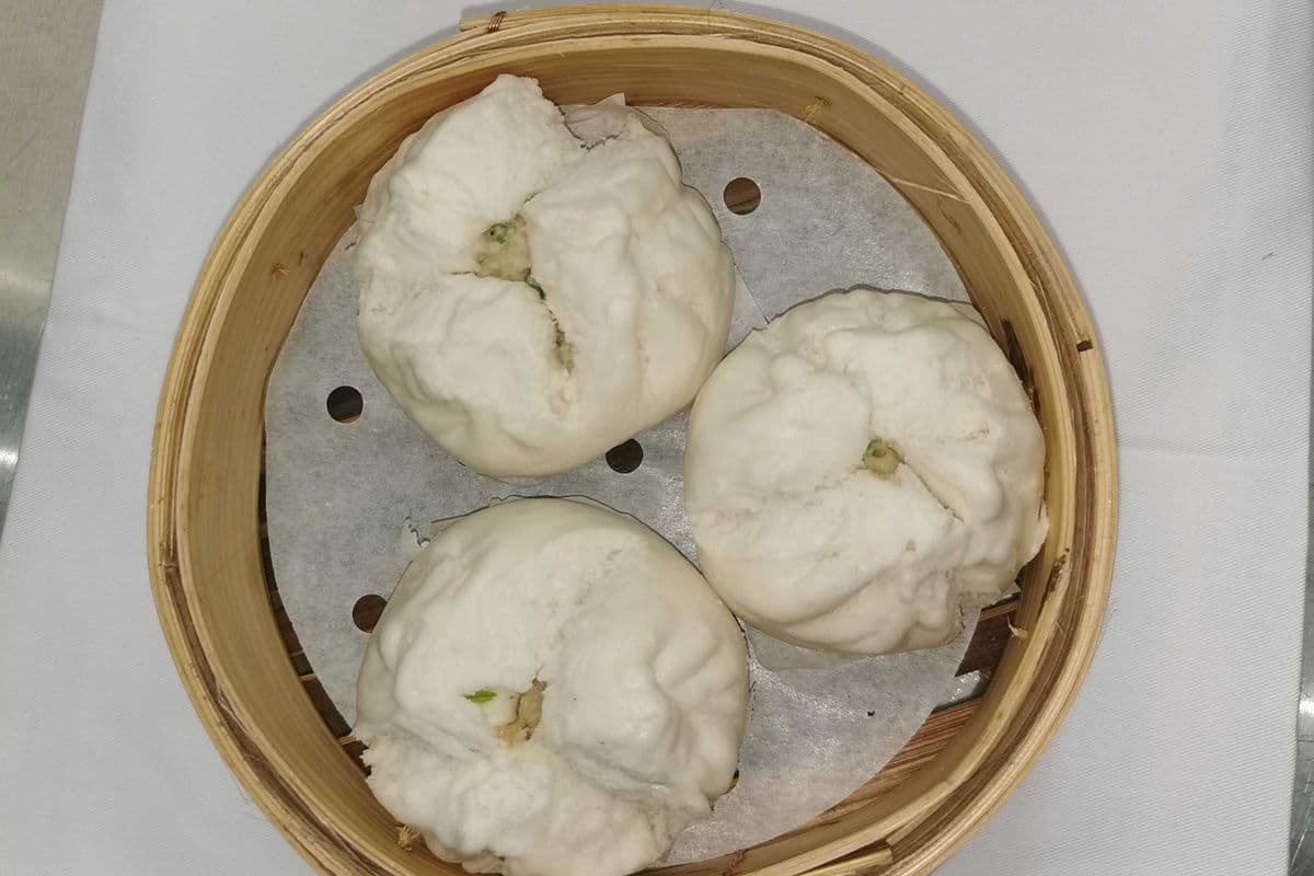13. Steamed Chicken Buns with Ginger 劲姜鸡包仔