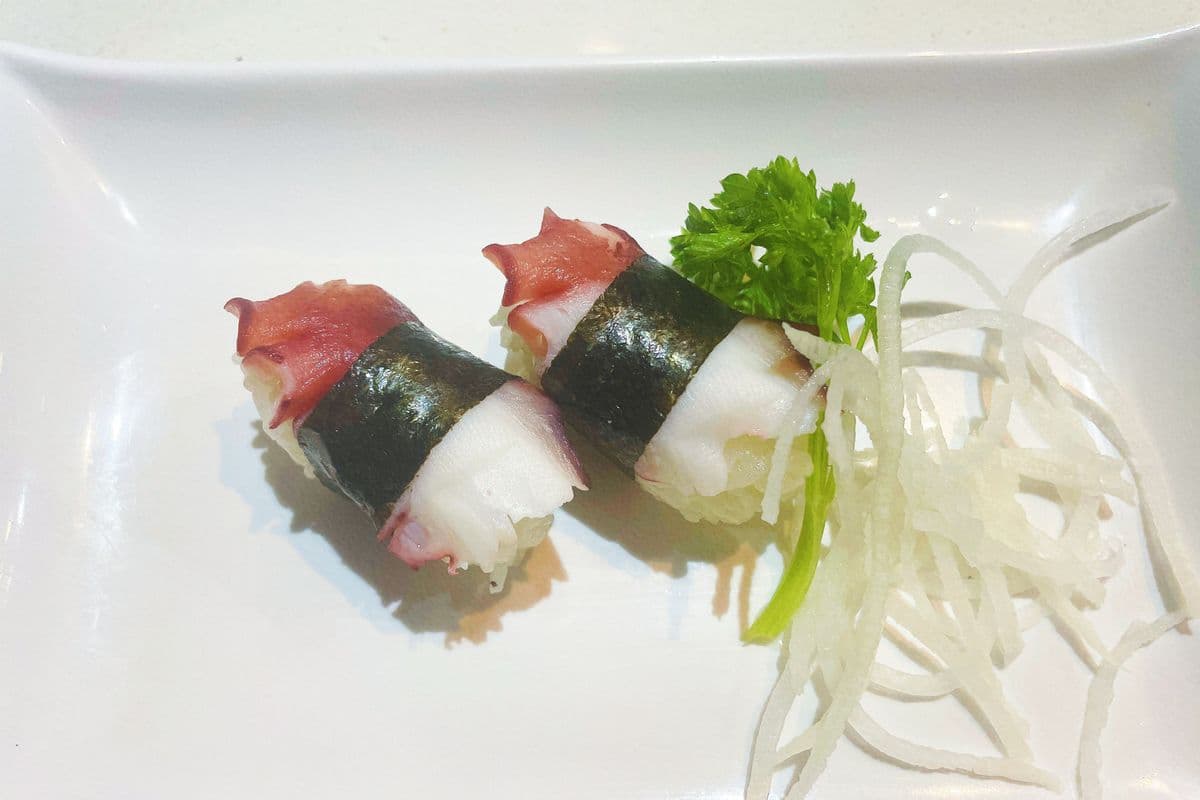 Octopus (Tako) Sushi (2 pcs)