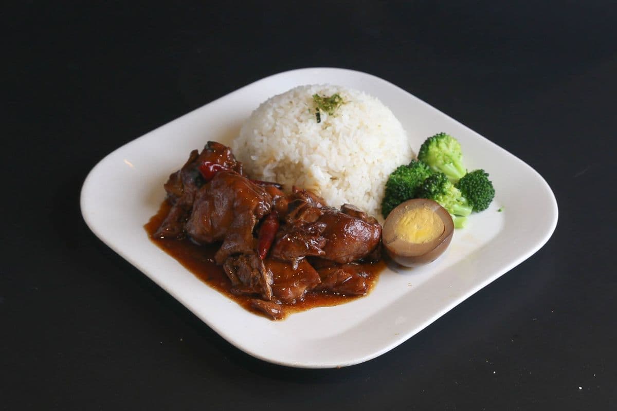 Three - Cup Chicken on Rice 台式三杯雞飯