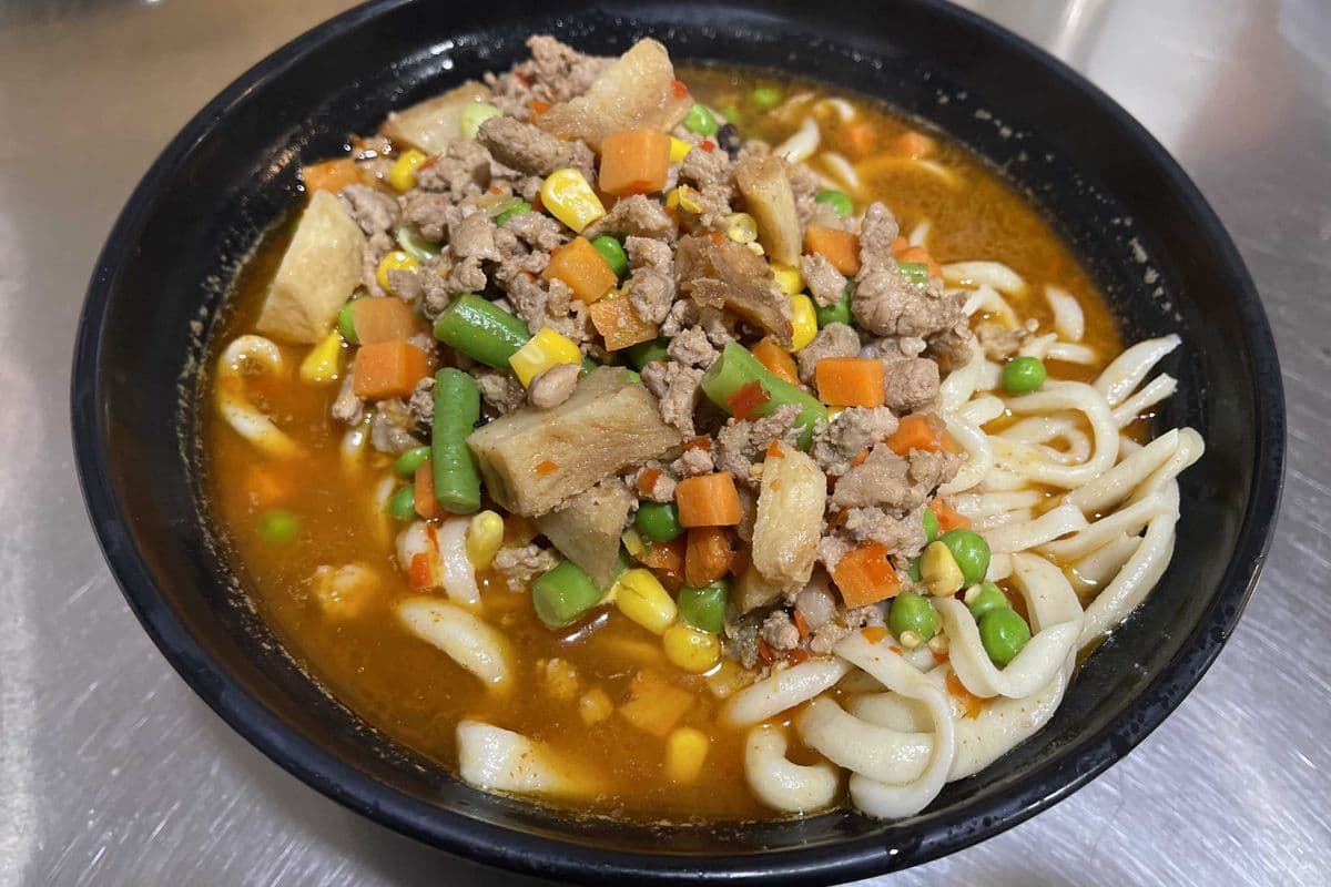 N1. Shan-Xi Spicy and Tangy Noodle Soup (酸辣湯麵)