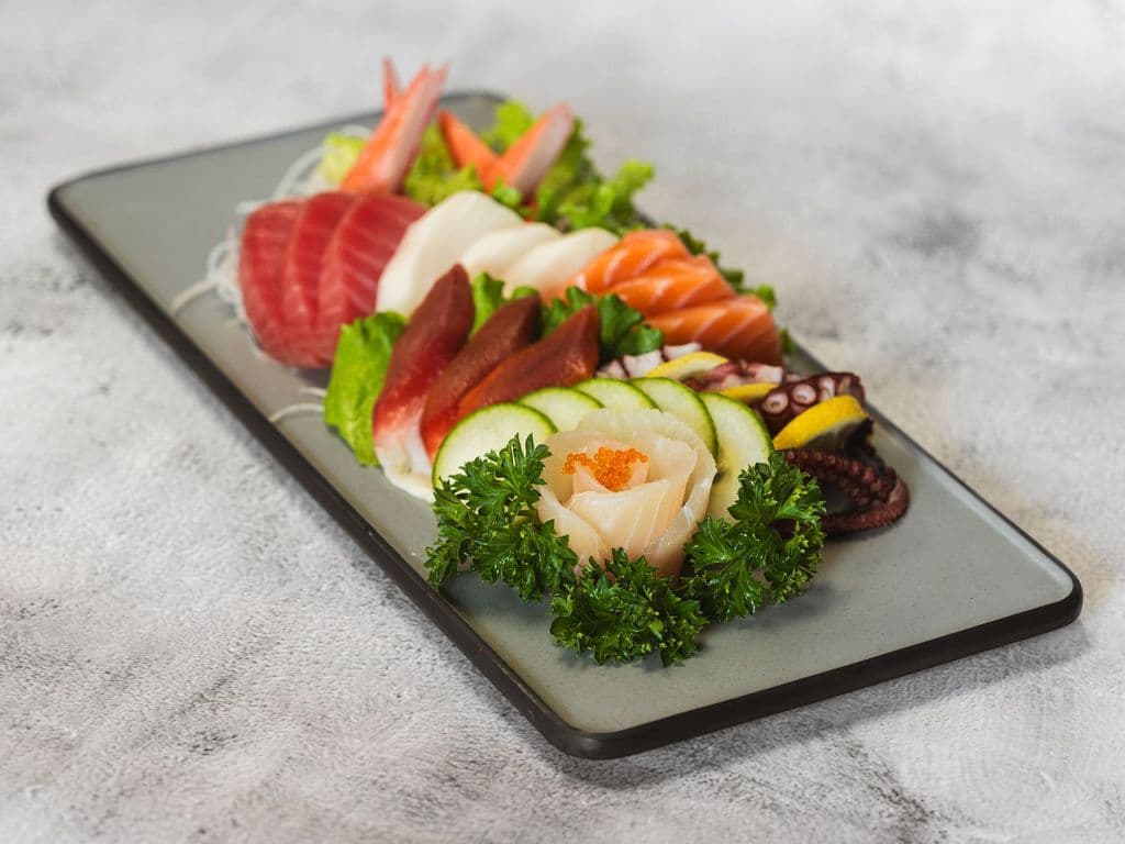 C11 Sashimi Set (22pcs)