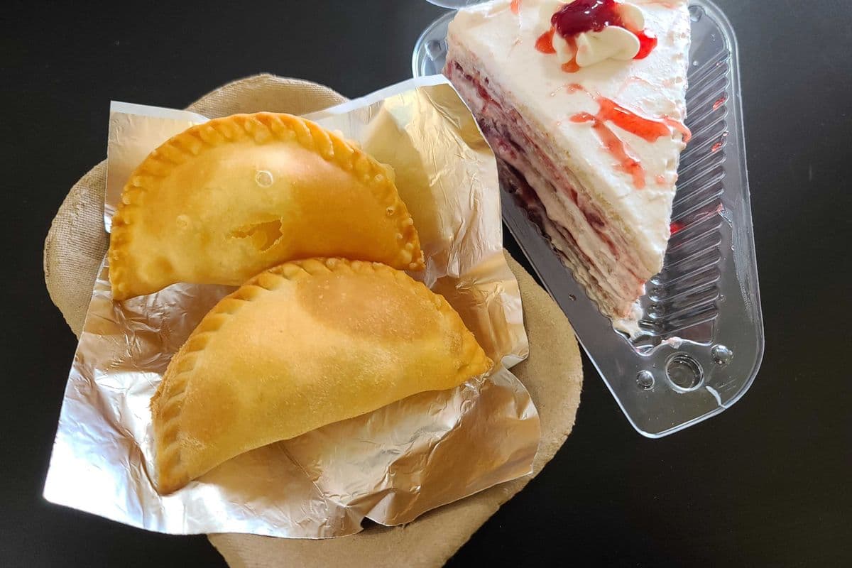 Bakery Combo (Empanadas + Cake)