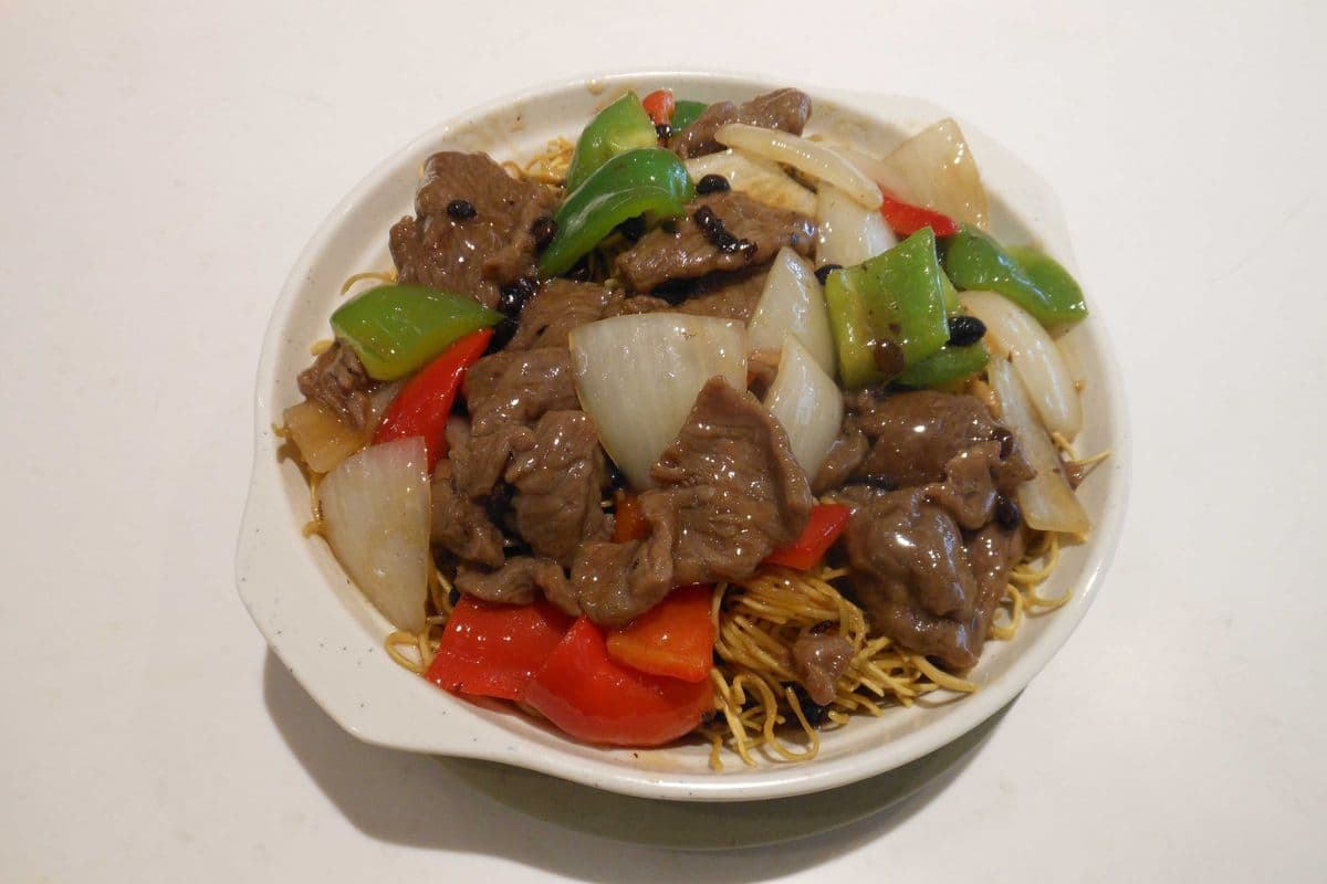 089 Chow Mein with Beef in Black Bean Sauce 豉椒牛肉炒麵