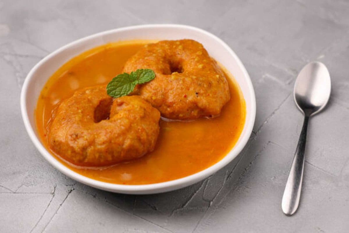 Sambhar Vada (2 pcs)