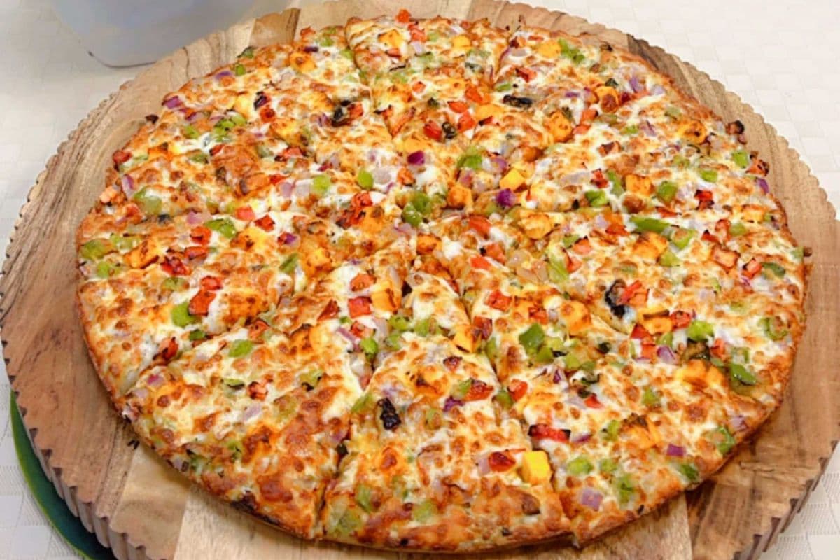 Shahi Paneer Pizza
