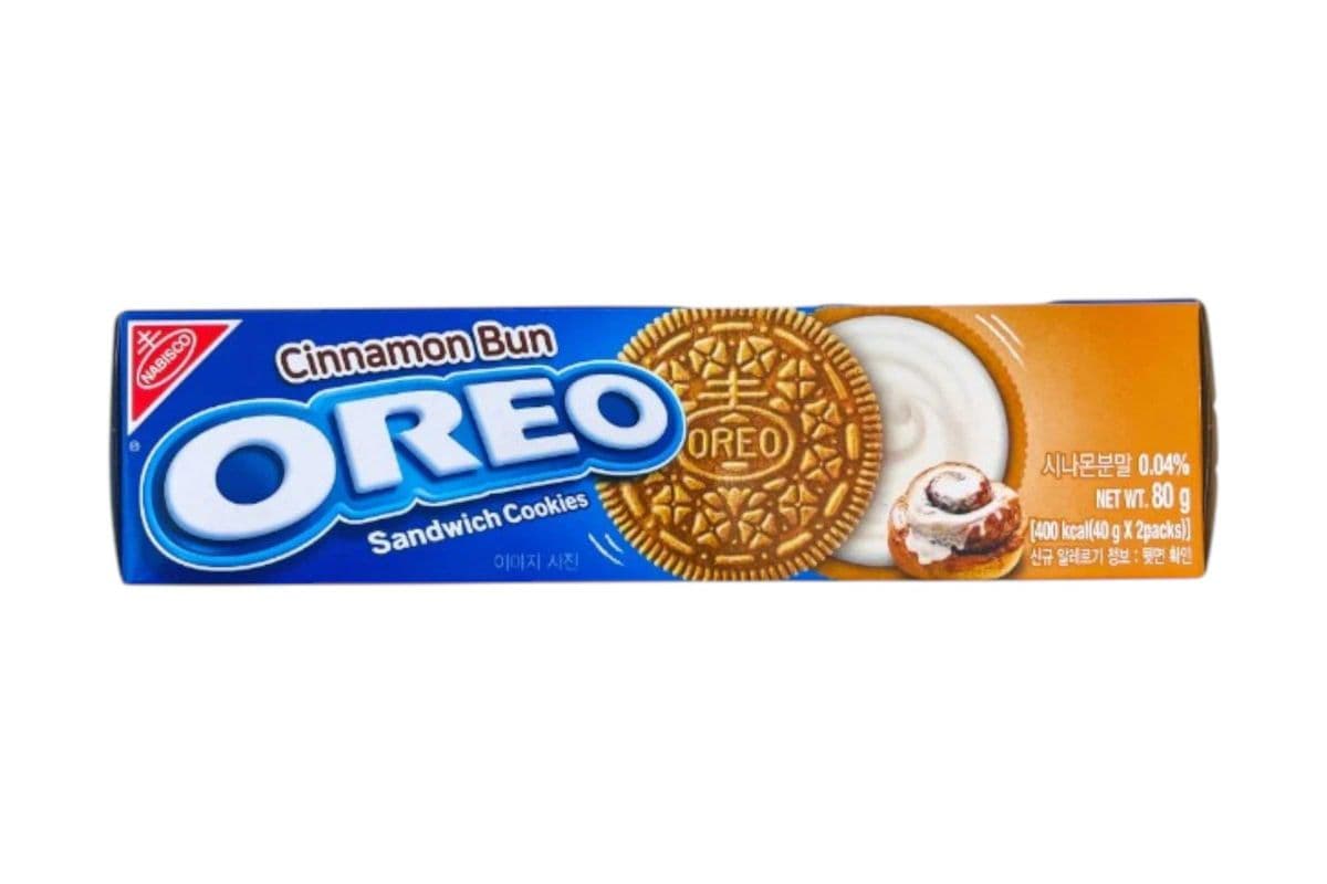 Oreo Cinnamon Bun Sandwich Cookies (80gm) (205 Cal)
