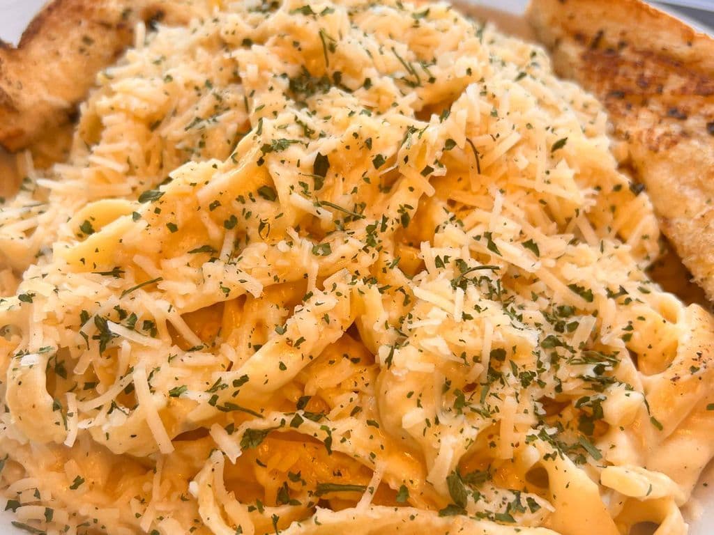Fettuccine Alfredo