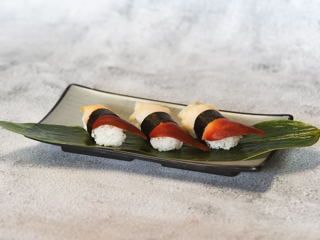 SU14 Surf Clam Sushi (3pcs)