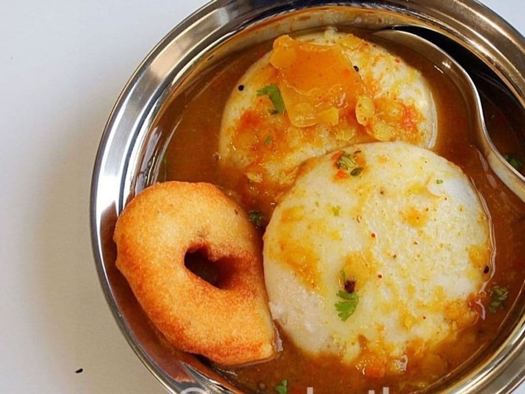 Idly Vada Combo(2PCS EACH)