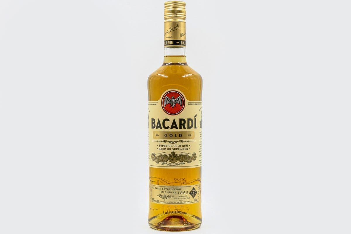 Bacardi Gold (750 ml) (1 x 750ml)