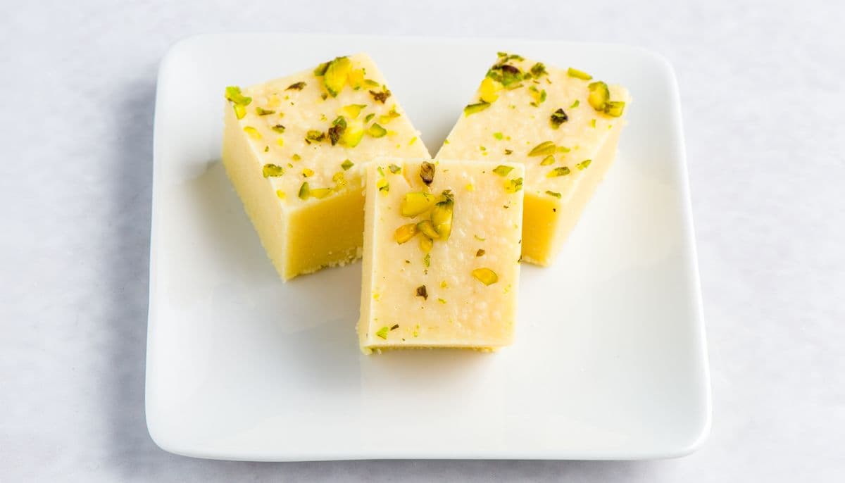 Pista Burfi (pista-on-top) (1LB)