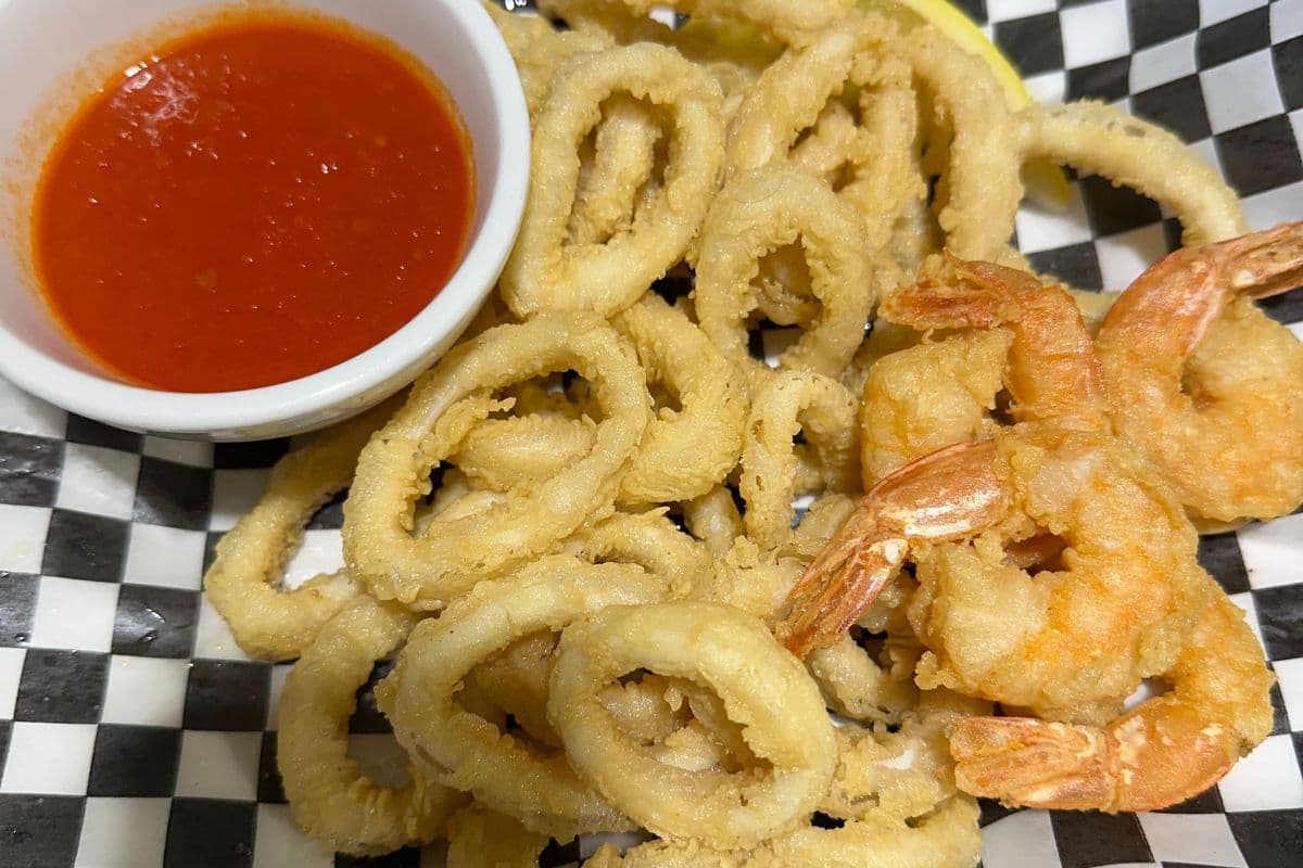 Fried Calamari (Feeds 2-3 people)
