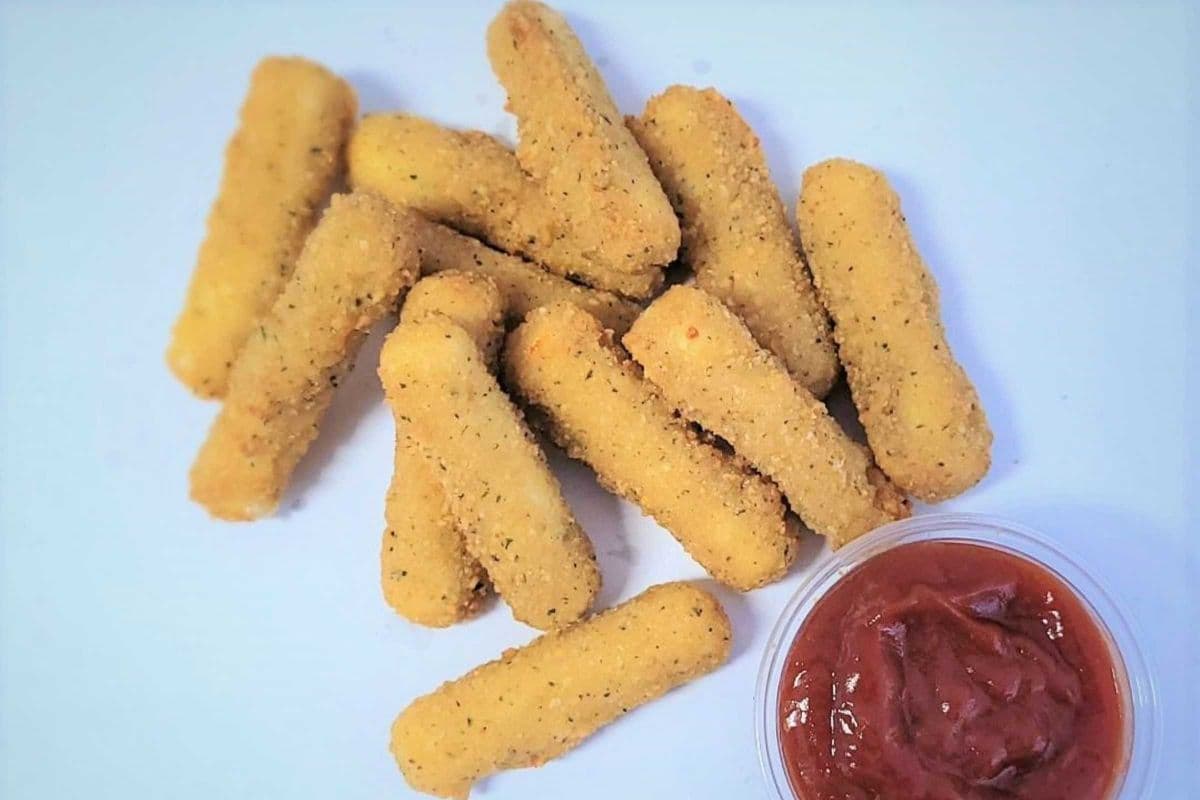 Mozza Sticks (12 Pcs)