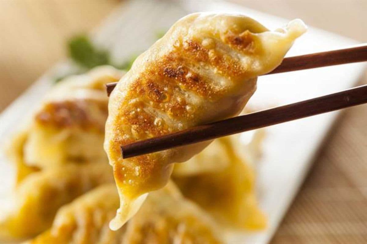 A1. Pot Sticker Dumplings (6 Pcs) 锅贴
