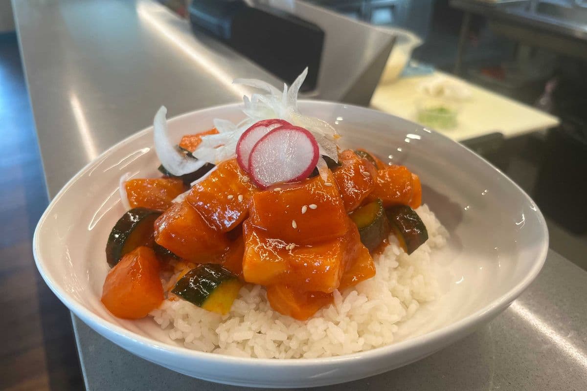 Spicy Salmon Don