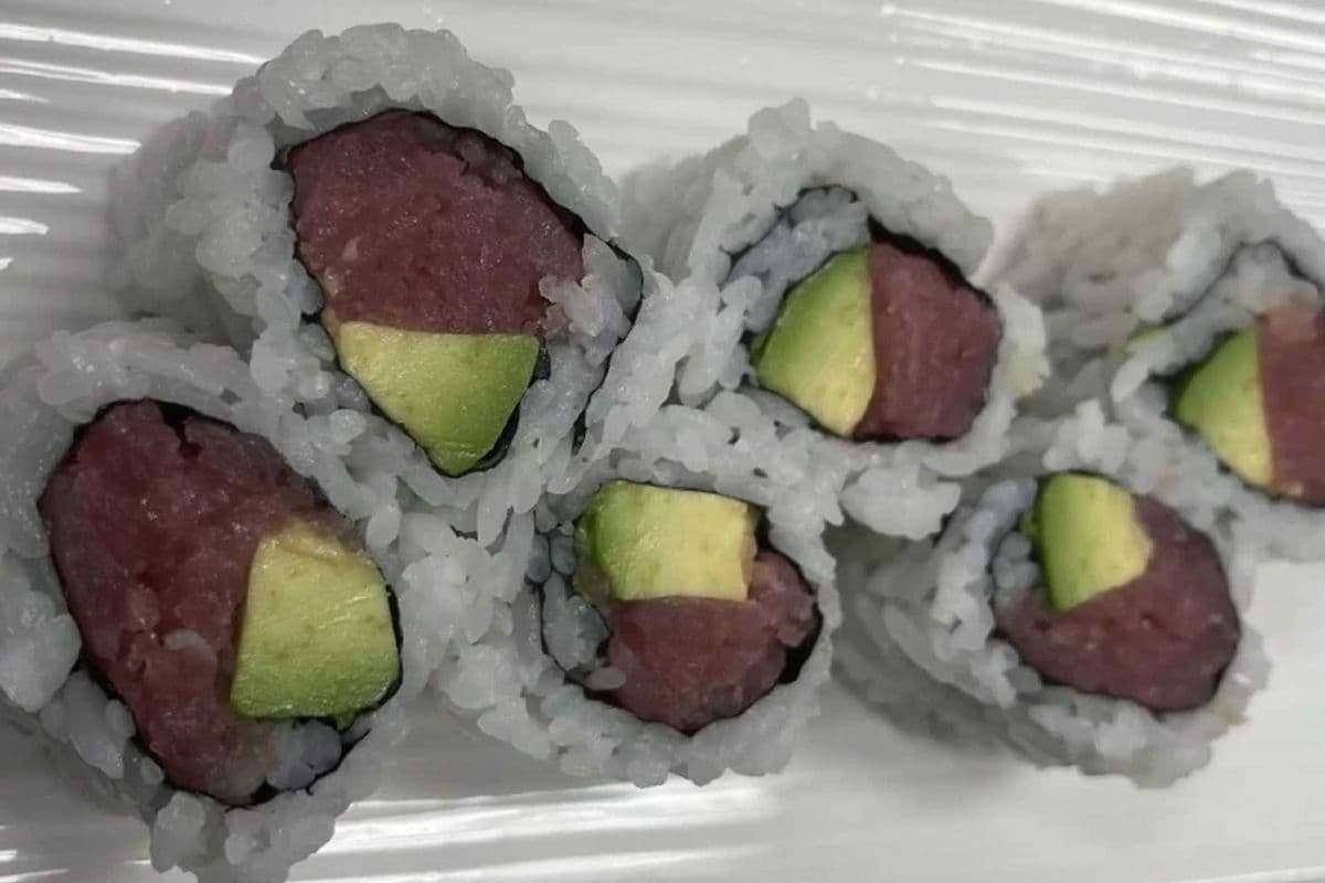 Avo Tuna Roll (6 pcs)