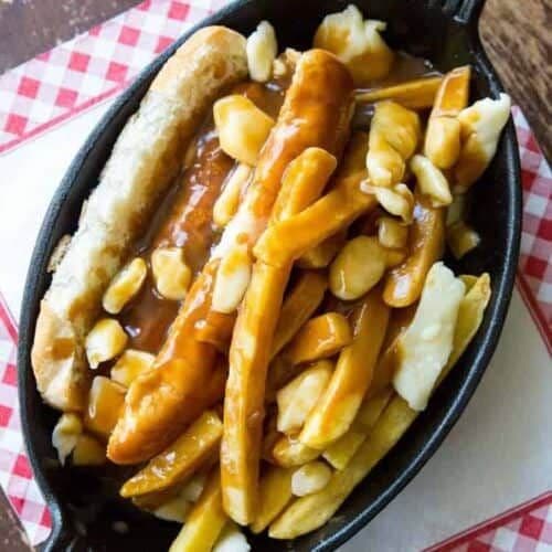 HOT DOG GÉANT POUTINE