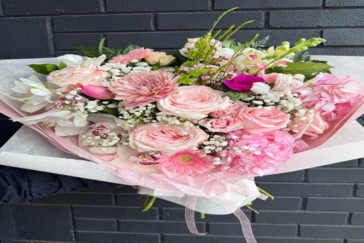 4. Mother’s Garden Elegance Bouquet