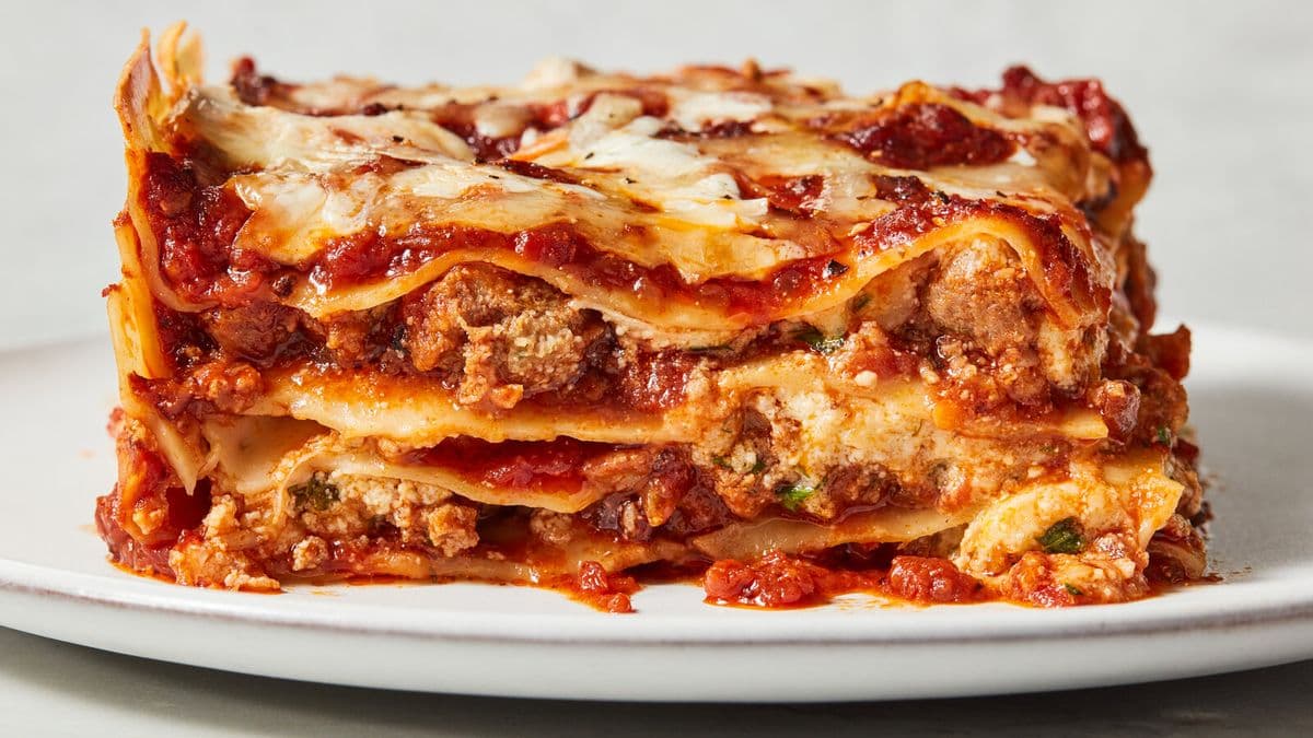Lasagna with garlic bread