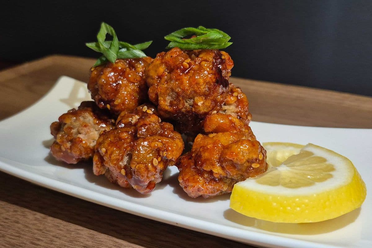 Yangnyeom Chicken (6 pcs)