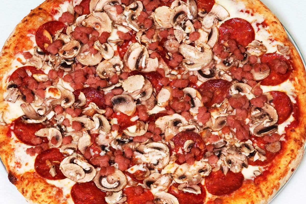 16" X-Large Canadian Pizza