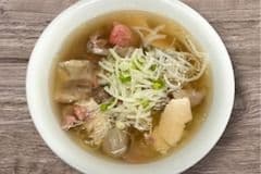 344. Rare Beef, Well-Done Beef, Beef Tendon, Stewed-Tripe, Beef Balls, and Chicken Rice Noodle Soup