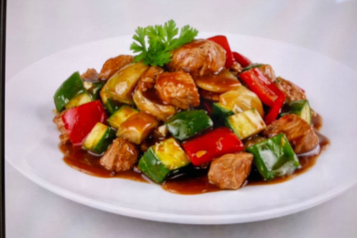A11. Vietnamese Shaking Beef/ Bò Lúc Lắc
