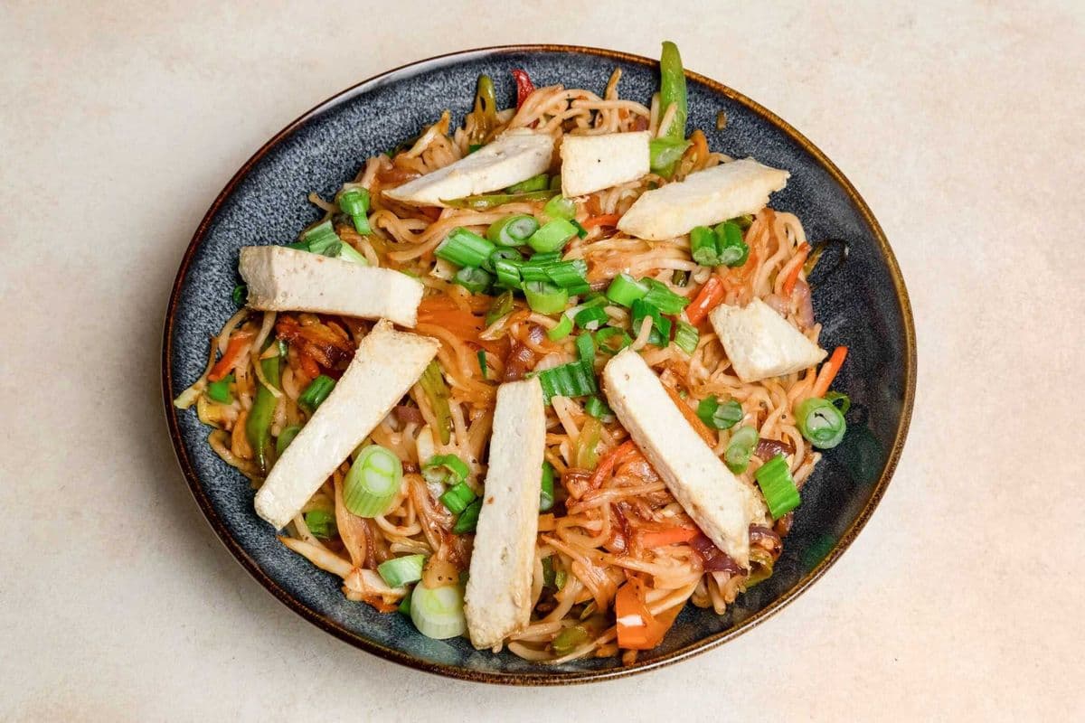 Hakka Fried Noodles (Tofu)