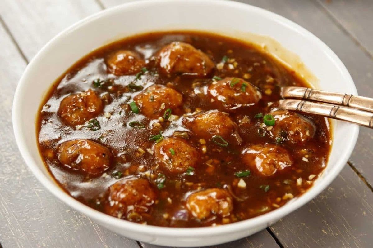 Veg Manchurian (gravy)