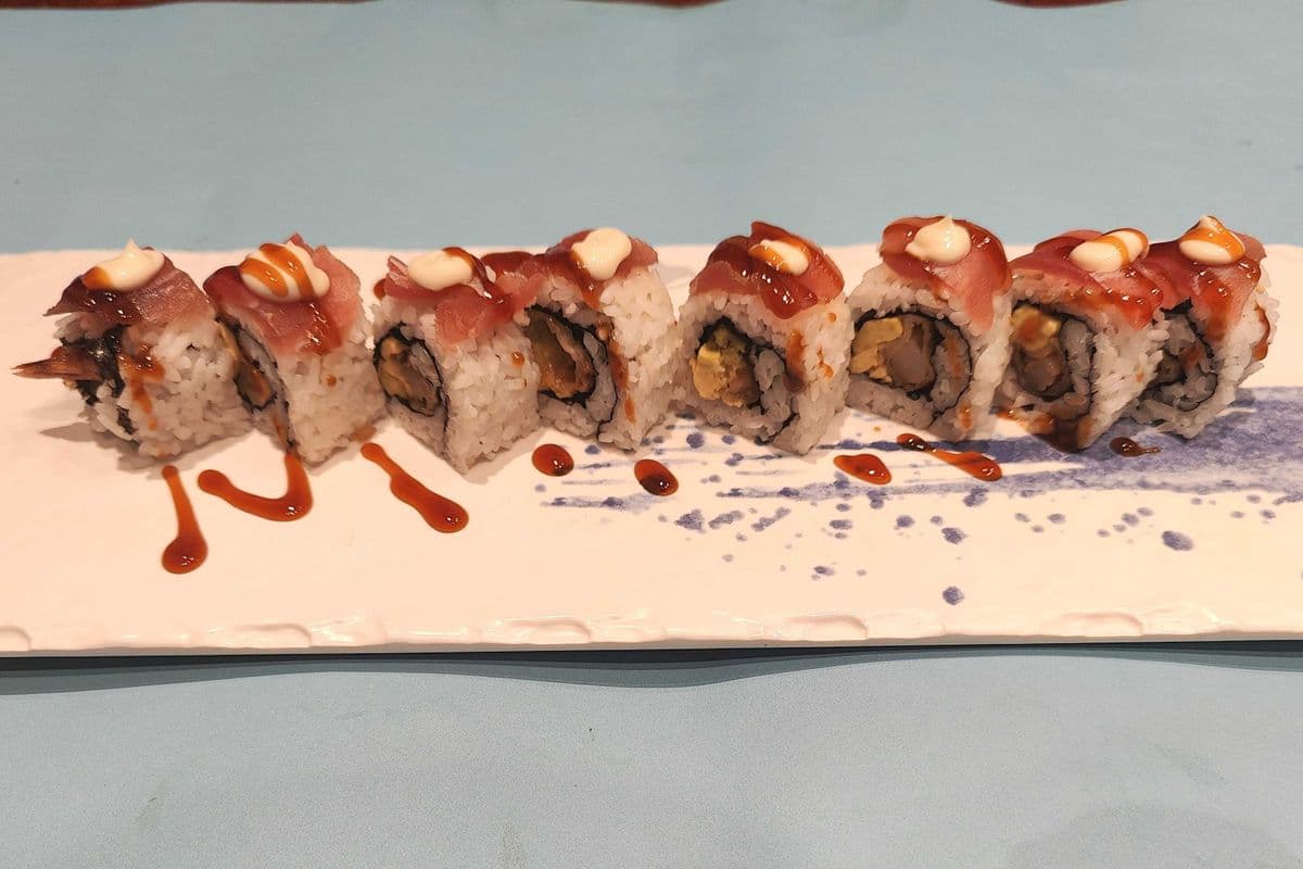Red Dragon Roll (8 pcs)