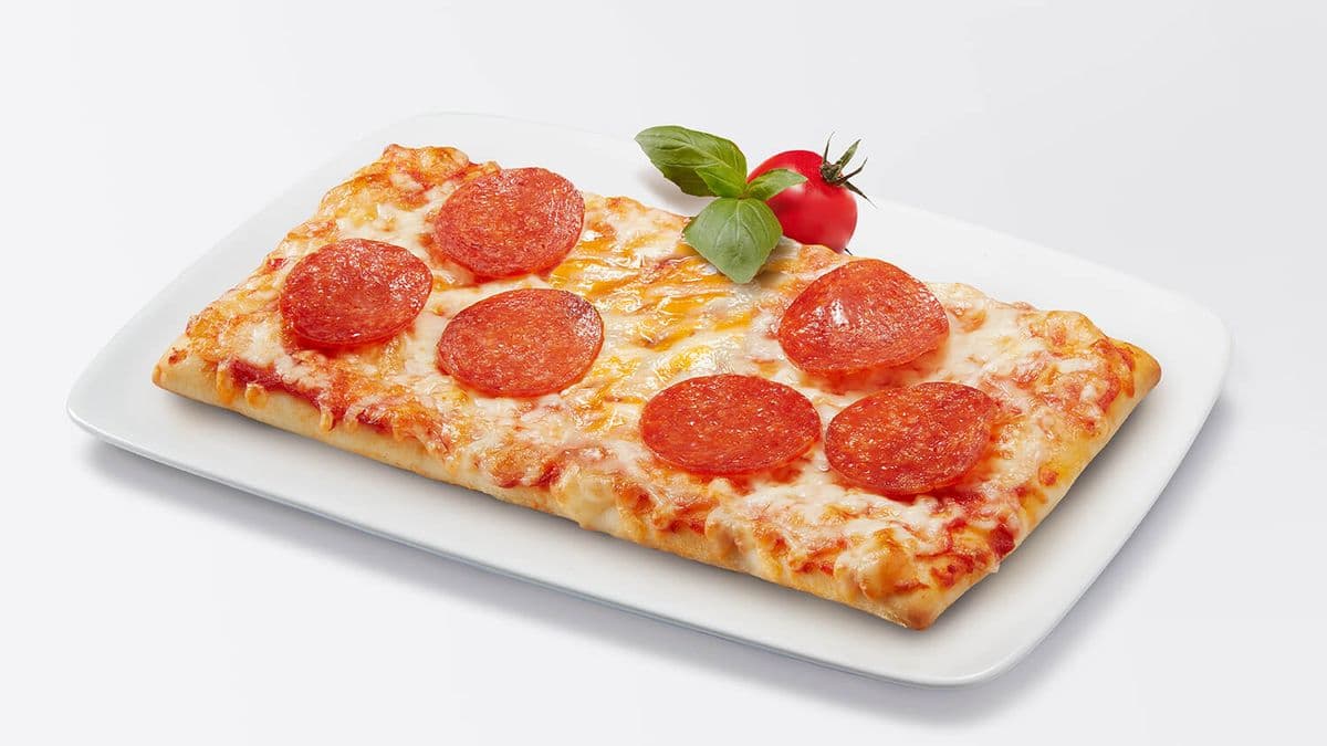 Classic Pepperoni Pizza Plank
