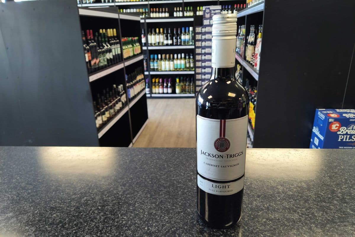 Jackson Triggs- Cabernet Sauvignon Light (1 x 750 ml Bottle)