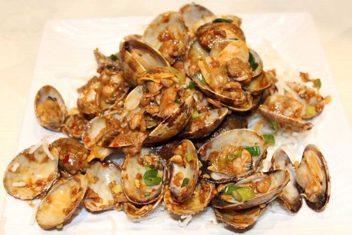 避风塘炒蚬Fried Clam and minced pork with Spicy