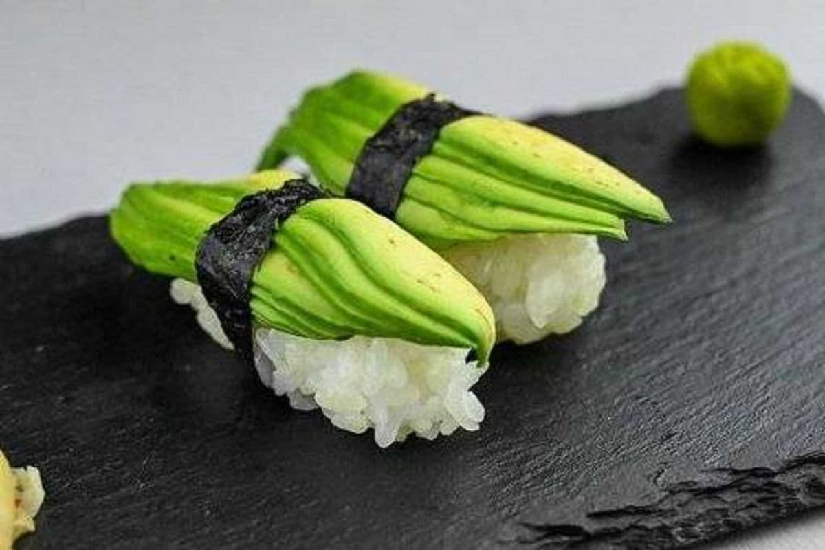 Avocado Sushi (2pcs)