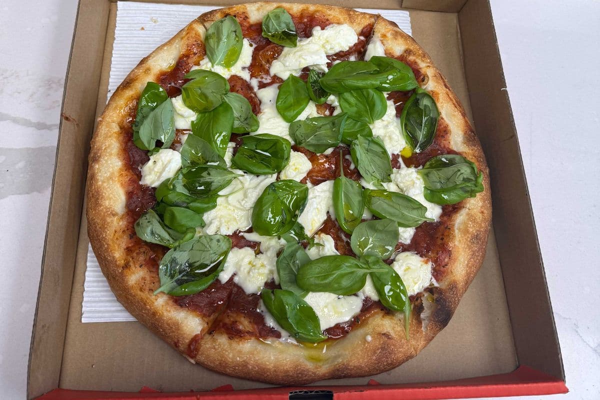 12" Medium Margherita Pizza