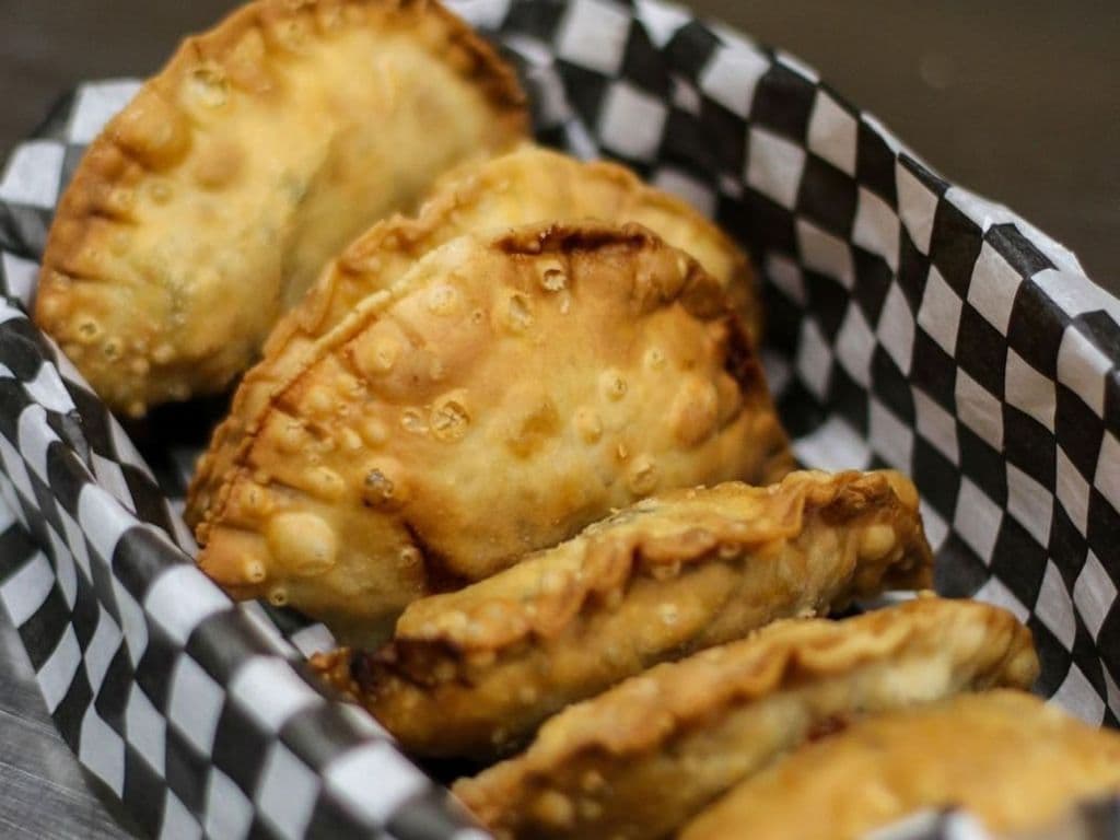  Jerk Chicken Patty - Paté Jerk chicken 