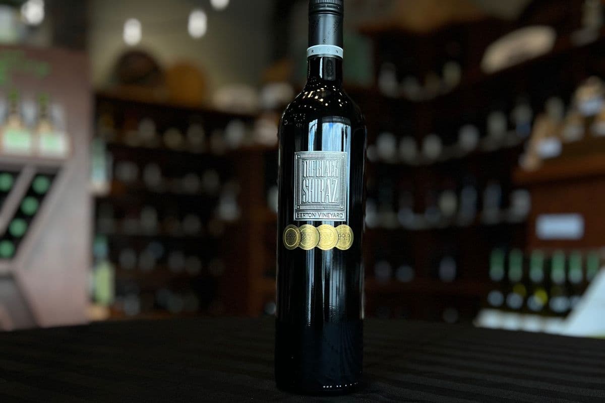 red | berton black shiraz (1 x 750 mL)