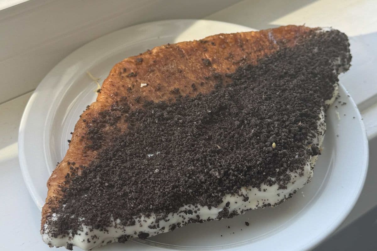 Cookies'n Creme Flat Croissant