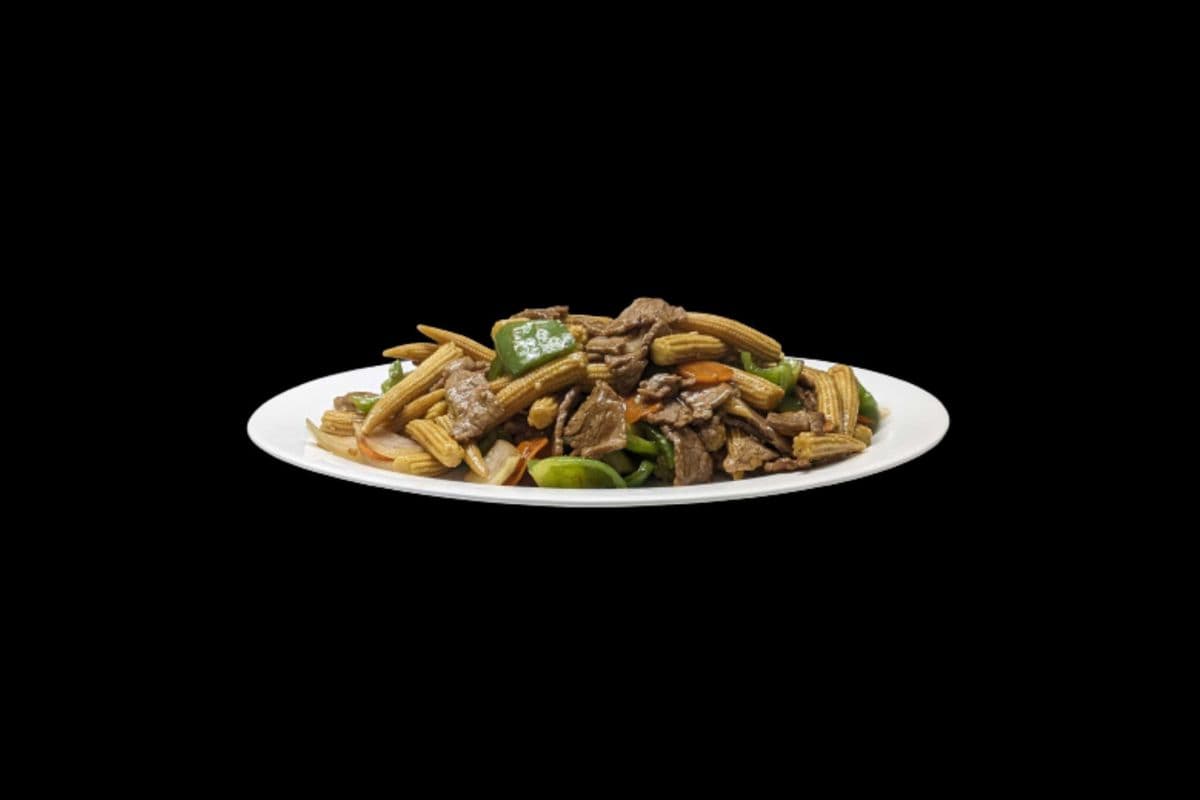 139. Stir-Fried Sliced Beef and Baby Corn