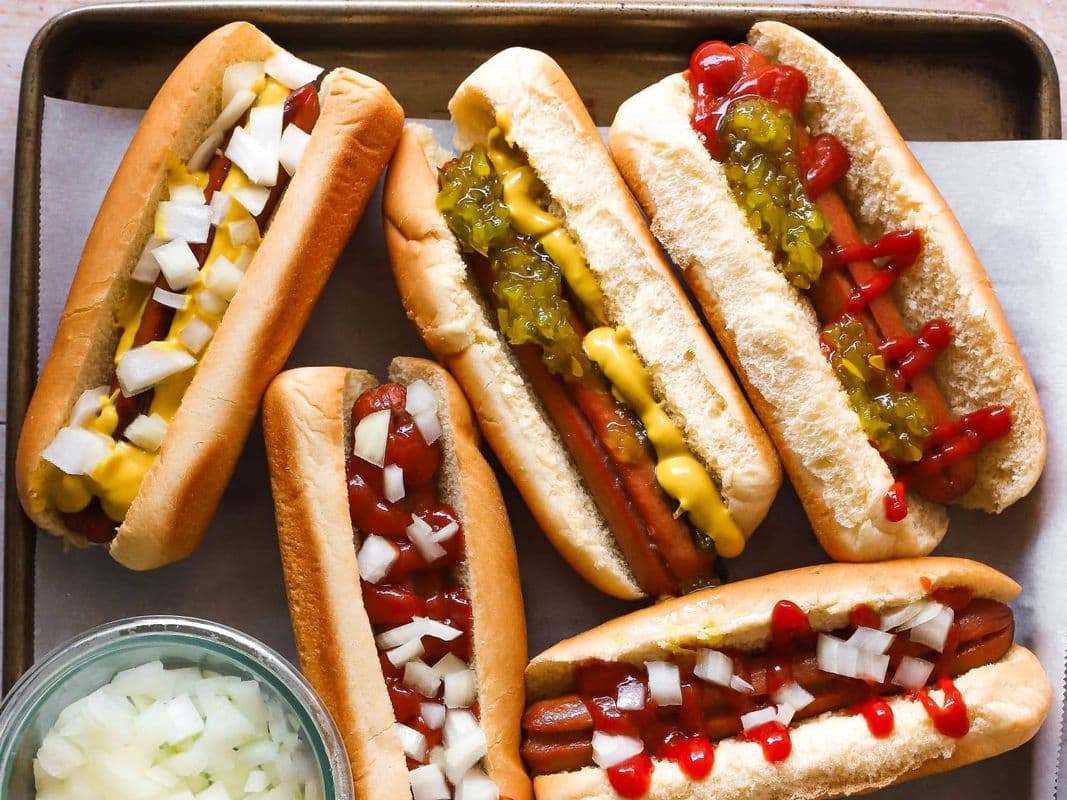 HOT DOG GÉANT CANADIEN 