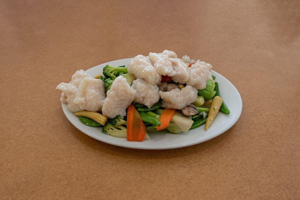 31. Mixed Vegetables with Rock Cod 什菜炒鱼片
