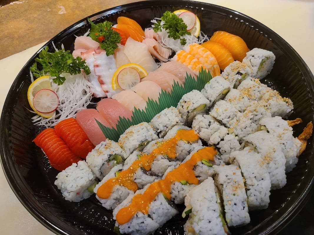 Sashimi & Sushi Tray (Party Tray C)